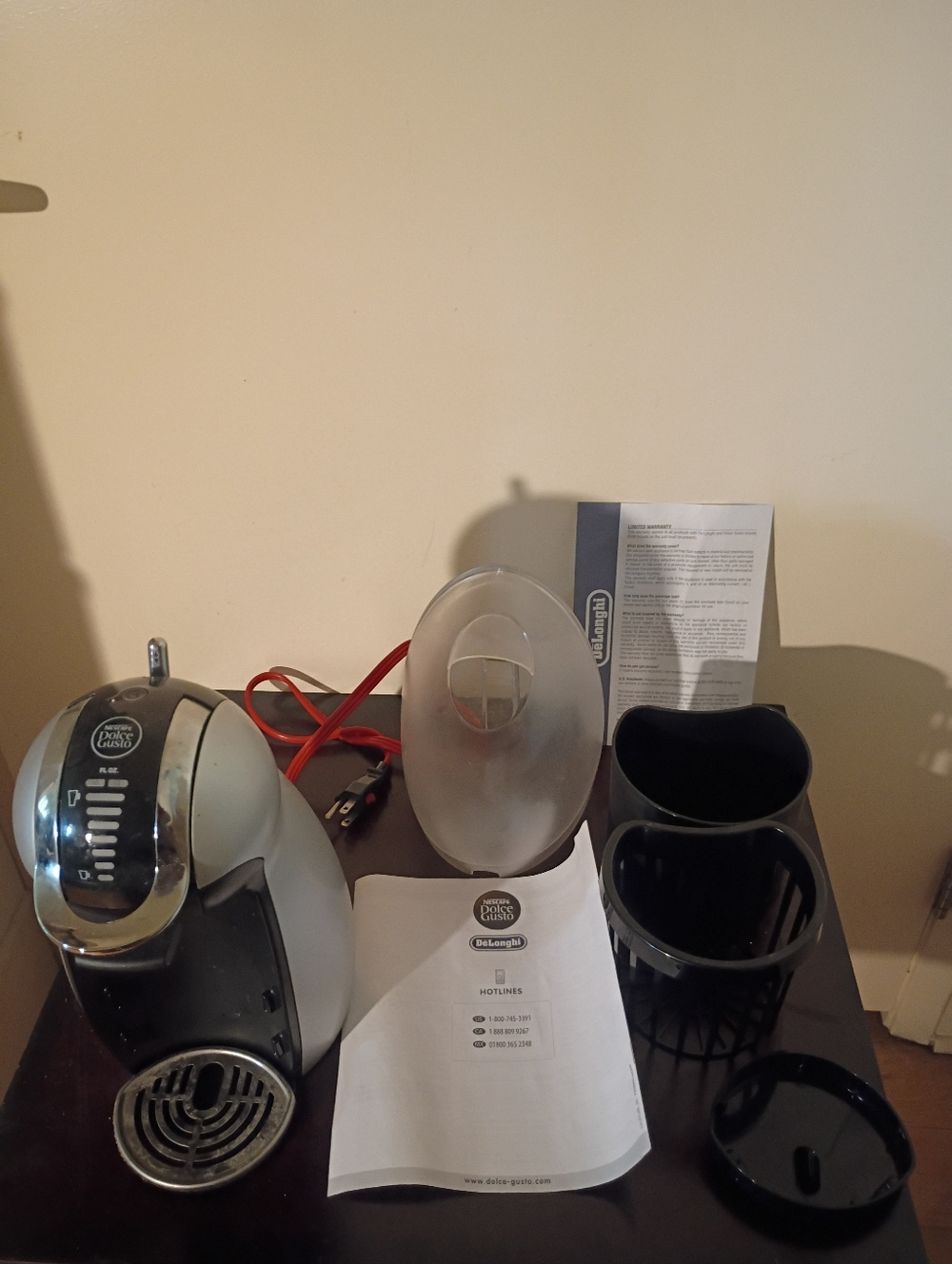 DeLonghi Nescafe Dolce Gusto EDG466S Plus Genio 2 Coffee Maker w/Box + WORKS